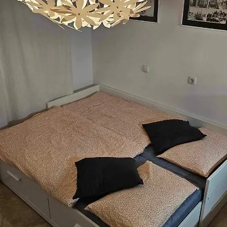 4 Star Studio Bakar