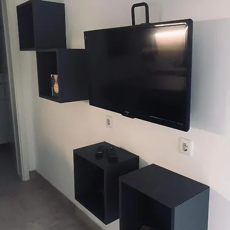 4 Star Studio * Bakar