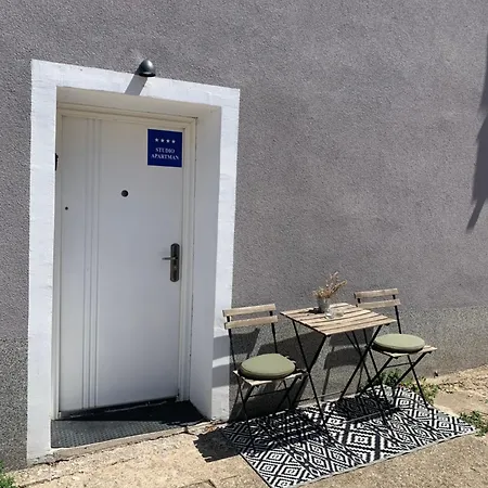 4 Star Studio Apartmán